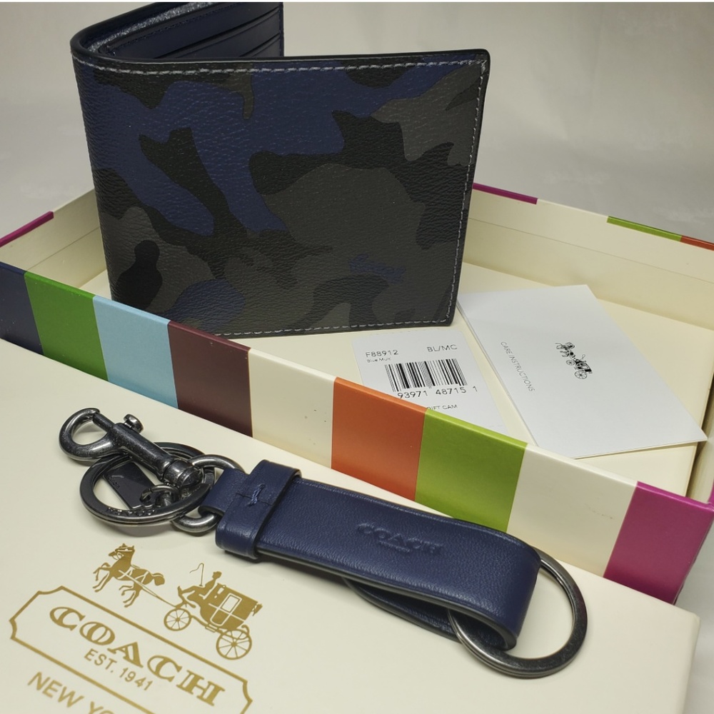 Coach Signature Wallet Camo print + Key Fob - $211